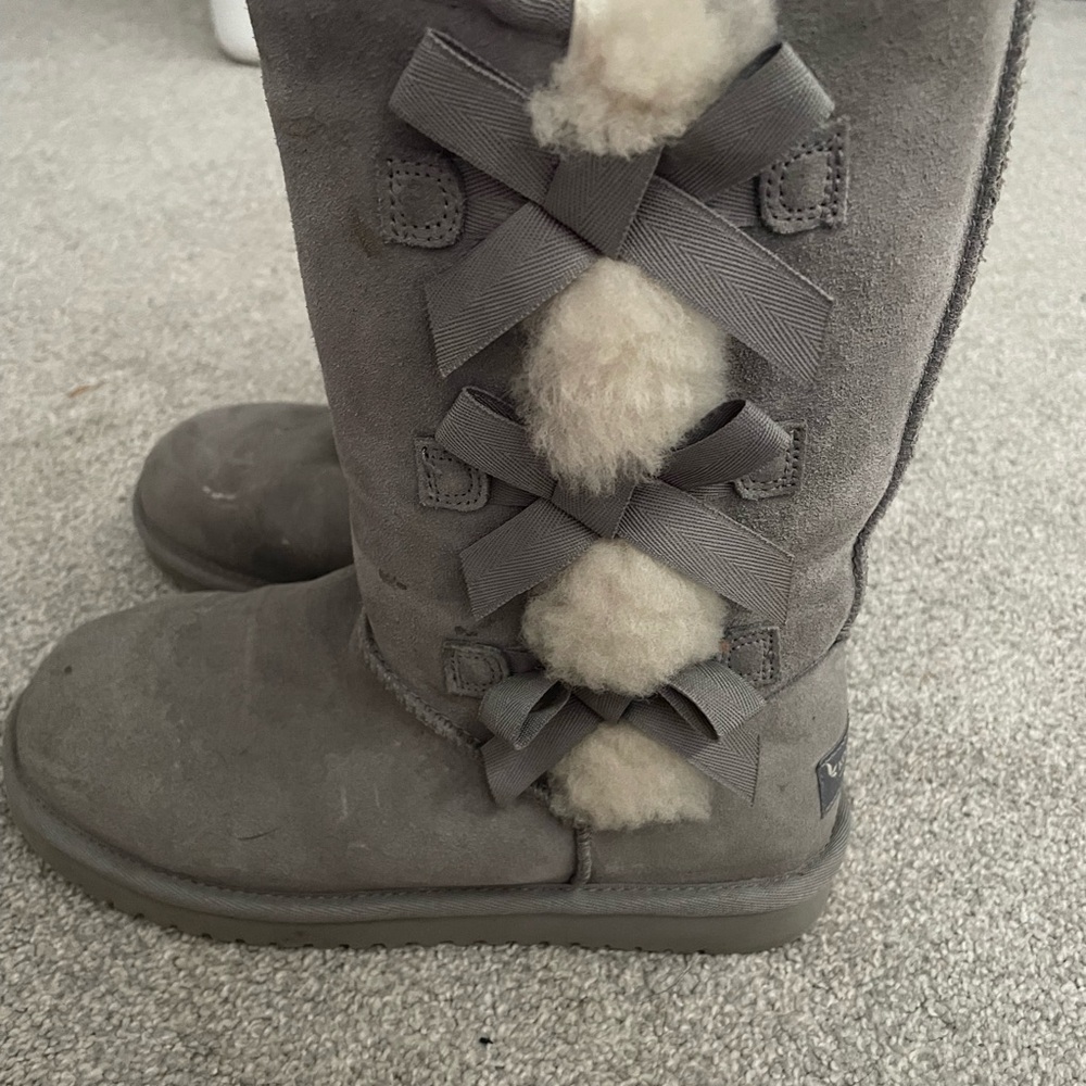 Koolaburra Gray Winter Boots with Fleece Trim
